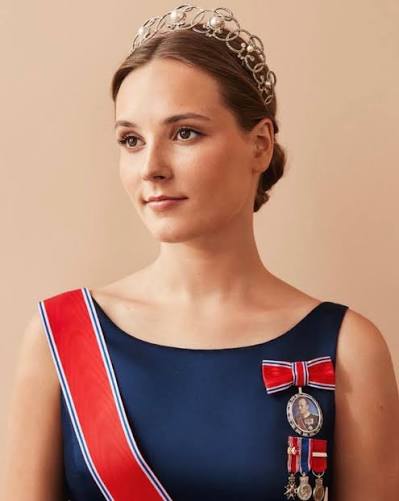 Gratulerer med dagen, prins Haakon! HKH fyller 49 år i dag og han er far til HKH, prinsesse Ingrid Alexandra 💜🥹🫶 • • • 🏴󠁧󠁢󠁥󠁮󠁧󠁿: Happy birthday Prince Haakon! HRH turns 49