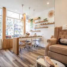 Sa chambre / salon un style boho & minimaliste. Nail Salon Idea
