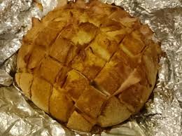 Incidete il filone con tagli distanziati circa 2 cm, senza arrivare in fondo. Ricetta Pane Ripieno Al Forno Dolcidee