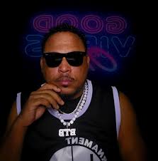 Darryl Glasco's Instagram, Twitter & Facebook