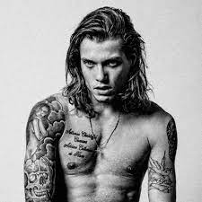 Vibes journey by anthony lopez. Tony Junior Ade Is Een Grote Kontkusbende Partyscene