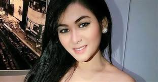 Yang ini saja, ada ceritanya kata tita mengambil salah satu dan menuju alat pemutar dekat tv. Nikmatnya Genjotan Burung Adik Iparku Cerita Dewasa Cloudy Girl Pics