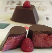 Coeur En Chocolat Fourre A La Framboise Sans Gluten Et Sans Lactose Coeurs En Chocolat Cuisine Gourmande Chocolat