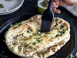 Restaurant Style Garlic Naan Cook With Manali