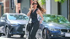 Die ersten Fotos! - Anne Hathaway wird wieder zu Andy Sachs