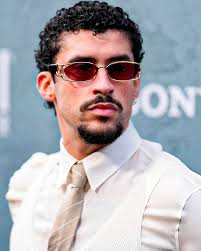 Alguien a pedido talla 11.5 de hombre y que les salió? Y el 8 de mujer ? Yo  puse mi orden desde el 27 y todavía no recibo número de tracking ni