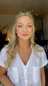 Congratulations @samanthashannon_ , Makeup: @amandamccarthybeauty , Hair:  @balayagebride , ., #amandamccarthybeauty #bridalmakeupartist  #weddingmakeup #mainewedding #mainebride #ambbride ...