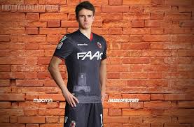 Bologna fc's training jersey is a grey blend effect embellished with the club colours on the back and sleeves. Buy Bologna Fc T Shirt Cheap Online
