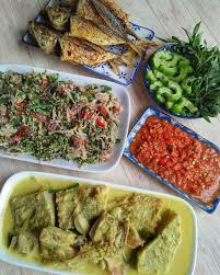 Namun yang menjadi persoalan netizen adalah ikan yang masih tidak direbus dan dikisar sekali dengan tulang. Resepi Masakan Eina Azman Home Facebook