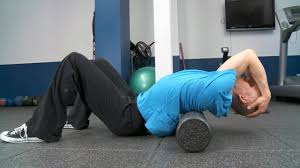Thoracic Spine Mobilizations With Foam Roller Youtube Use a foam roller to massage and release the muscles of the upper back (the trapezius and rhomboids) by positioning the foam roller beneath your shoulder blades. thoracic spine mobilizations with foam roller