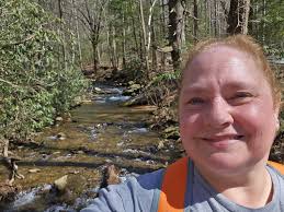 🤎🤍🖤 Franco De Niro enjoying the fall weather. 70° and sunny. It's  perfect in KY right now.