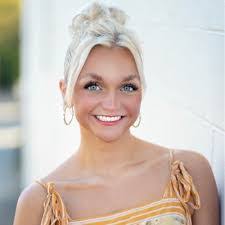 Rachel Schrantz's Instagram, Twitter & Facebook