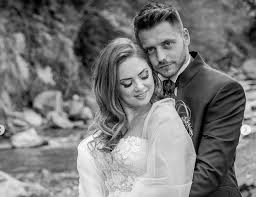 A seguirli ci sono infatti diversi esperti. Matrimonio A Prima Vista Andrea E Sitara Insieme Nicole La Prende Male