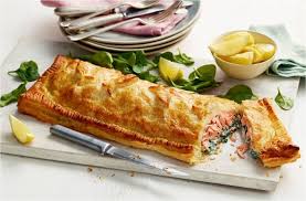 Lachs Zu Weihnachten Zubereiten Festliche Fischrezepte Fur Vorspeise Und Hauptgericht Tatar Avocado Weih Lachs Im Blatterteig Rezepte Lachs Und Frischkase