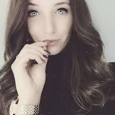 What fantasy books with romance and smut are recommended after reading  acotar?