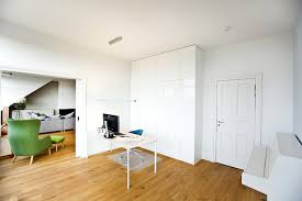 Neubusiness wg in prenzlauer berg gf mit wenig berlintagen sucht mitbewohner für sehr schöne gründerzei. Penthouse Berlin Prenzlauer Berg Modern Wohnzimmer Berlin Von Sabine Oster Ug Houzz