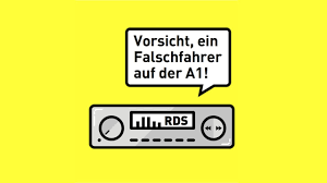 Wie verhalten sie sich jetzt richtig fußgänger haben ebenso wie autofahrer die rotphase an einer ampel abzuwarten und dürfen erst bei grün über die ampel gehen. Was Tun Wenn Ein Geisterfahrer Entgegenkommt Runter Vom Gas