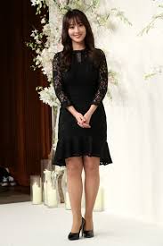 29일 커뮤니티 에펨코리아에는 박신영 아나운서라는 제목으로 해당 영상 주요 장면을 편집한 움짤이 올라왔다. ì„œìš¸ì‹ ë¬¸ êµí†µì‚¬ê³  ì¹˜ì‚¬ í˜ì˜ ë°•ì‹ ì˜ ì•„ë‚˜ìš´ì„œ ìœ ì¡±ì— ì‚¬ê³¼
