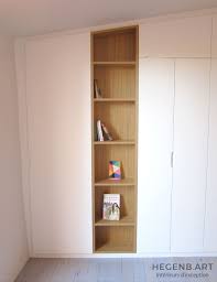 Dressing Sur Mesure Sous Pente Original Avec Niche Bibliotheque Ouverte En Chene Amenagement Placard Chambre Placard Chambre Enfant Dressing Chambre Enfant