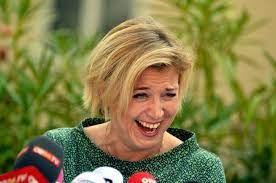 She is also the leader of the party's parliamentary group in the national council since 2018. Beate Meinl Reisinger Ist Schwanger News At