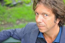 Vännerna skrev klart boken efter hans död