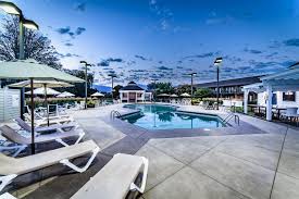 Hotel ramada inn is located at 85 av sur y calle padres aguilares, 1.7 miles from the center of san salvador. Outdoor Pool Hot Tub Ramada By Wyndham Penticton Hotel Suites