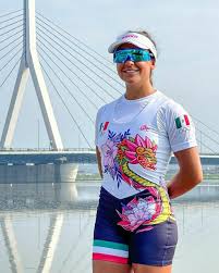 Forma parte de la delegación mexicana de remo, es la primera y y única atleta de remo en ganar una medalla en un mundial sub 23. Brilla Remera Kenia Lechuga Con Pase A Cuartos De Final En Su Debut En Tokio 2020 Comision Nacional De Cultura Fisica Y Deporte Gobierno Gob Mx