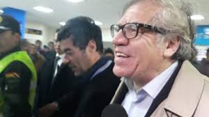 Almagro llega en medio de fuerte control y dice estar contento de volver a  Bolivia