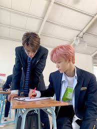 Jeno with his big babies, chenle and jisunggg!!? Nct Dream On Twitter Nct Nctdream Jeno Jaemin The Dream Show The Dream Tour