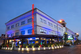 Paramaribo is built on a shingle reef that stands 16 feet (5 metres). Elegance Hotel Casino Paramaribo Suriname Booking Com