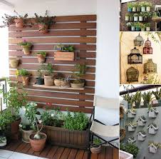 Instead of heading to the paint store to get a bright red paint to bring a 'pop' into your room, why not think a little more outside the box? 10 Awesome Balcony Wall Decor Ideas For Your Home Outside Wall Decor Patio Wall Decor Garden Wall Decor