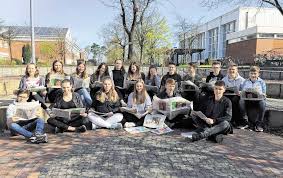 Schone Ferien Mit Zeitung In Der Schule Von Schulklassen Aus Dem Bremer Umland Die Kinder Der Klasse 4b Der Grundschule Tarmstedt Haben Noch Einen Pdf Kostenfreier Download