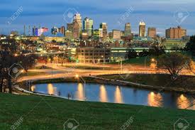 Una Vista Elevada De Una Manana Temprana En Kansas City Missouri En El Tiempo De Caida Fotos Retratos Imagenes Y Fotografia De Archivo Libres De Derecho Image 50398896