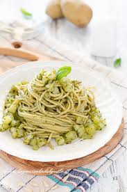 Spaghetti Al Pesto Ligure E Cubetti Di Patate Ricetta Facilissima La Penisola Del Gusto Cibo Etnico Ricette Pasta Al Pesto