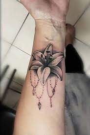 They are loved in the whole world… small and big lily tattoos became very popular among ladies worldwide. Tattoo Tod