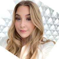 Amanda Rahm's Instagram, Twitter & Facebook