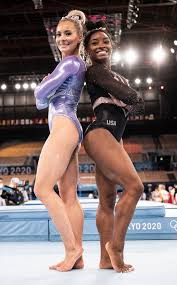 Simone Biles Seemingly Reacts to MyKayla Skinner Controversy