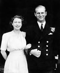 Der duke von edinburgh sei am freitagmorgen friedlich auf schloss windsor gestorben, teilte der 13 jahre jung war elizabeth, als sie 1939 bei einem besuch der dortigen marineschule dem fünf jahre älteren philip begegnete. Prinz Philip 9 Besondere Fotos Zum 99 Geburtstag Prinz Philip Prinzessin Elizabeth Kronprinzessin Victoria