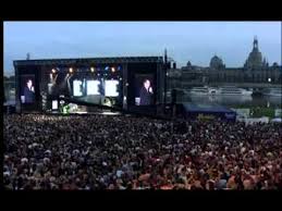 Top roland kaiser lyrics dich zu lieben lieb mich ein letztes mal jede nacht hat deine augen jane ich lieb' dich immer wie du bist ich glaub es geht schon wieder los hier fing alles an ganz oder gar nicht frei flieg' mit mir zu den sternen. Roland Kaiser Schachmatt Live In Dresden 2011 Youtube