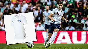 Raheem sterling's effort was parried away by neuer, and the germany captain was called upon again to stop harry maguire's header from the ensuing corner. England Wm Trikot 2018 Sportbuzzer De