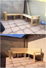 This Is Yet Another Brilliant Piece Of The Wood Pallet Corner Bench That Is All Designed With The Wood Pallet Func Wood Pallets Rustic Seating Pallet Furniture