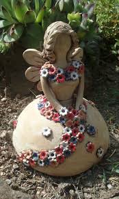 Ceramic Nymph With Flowers Seller S Goods Habrt Ceramic Flowers Goods Habrt Nymph Sellers In 2020 Keramik Blumen Topferarbeiten Metall Gartenskulpturen