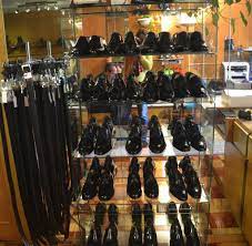 Nicolas sarkozy on trial charged with spending twice legal limit on election bid. Aufzug Schuhe Lassen Manner Grosser Wirken Welt