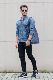 1001 Idees Tatouage Rose Comment Porter Une Chemise En Jean Comme Ca Styles De Mode Pour Hommes Chemise En Jean Mode Homme