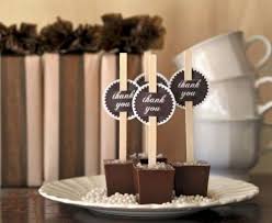 21 Idees De Bar A Chocolat Chaud Pour Votre Mariage D Hiver Chocolate Pops Gourmet Hot Chocolate Chocolate Sticks