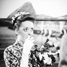 Ruth elizabeth davis was born april 5, 1908, in lowell, massachusetts, to ruth augusta (favor) and harlow morrell davis, a patent attorney. Nitrate Diva Bette Davis In Now Voyager 1942