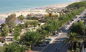 L'appartamento sul mare sorge a san benedetto del tronto, a soli 100 m dalla spiaggia di san benedetto e a 3,3 km dallo stadio riviera delle palme. Case E Appartamenti Vacanze San Benedetto Del Tronto Da 25