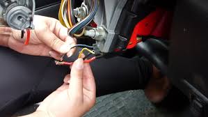 Dari sini bisa dipahami bahwa menyentuh perempuan menurut madzhab hanafiyah, bersentuhan dengan perempuan sekali tidak membatalkan wudhu secara mutlak, baik denganistri, maupun. How To Hotwire A Car