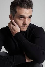 Quando trabalho em inglês ou espanhol é um esforço muito maior', avalia  Wagner Moura