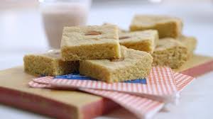 Blondies Aux Amandes Cuisine Futee Parents Presses Desserts Baking Sweets Food